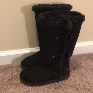 Girls black boots